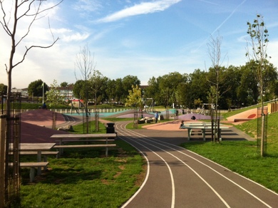 Burgess Park Playground © Julie MacDonald