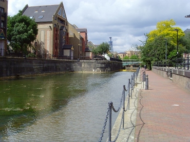 The Wapping Canal © John Archer