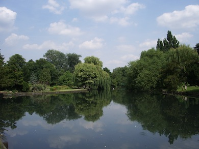 The lake at the Grange, Beddington Park © L B Sutton